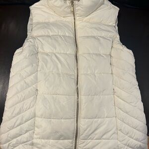 Tommy H women’s white puffer vest